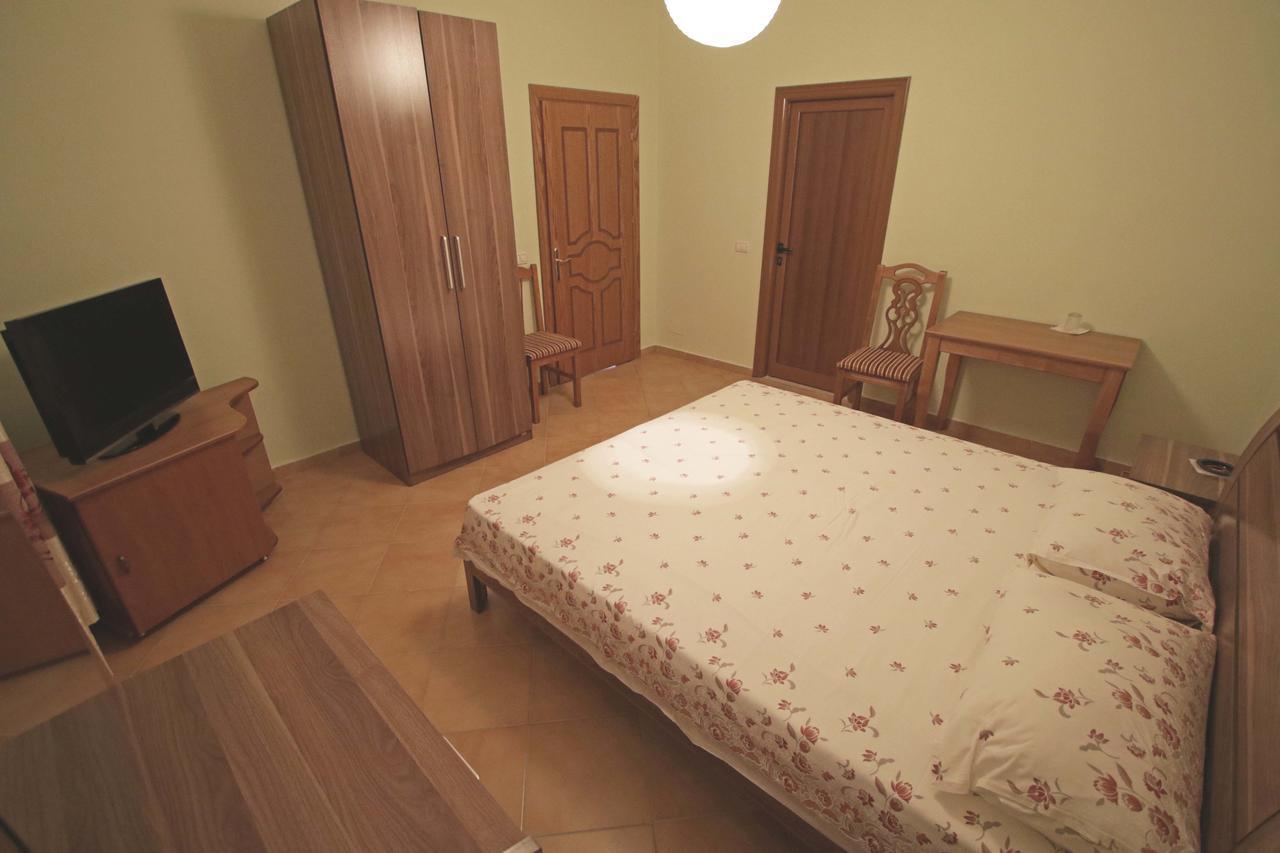 Hotel Alen 2 Tirana Buitenkant foto
