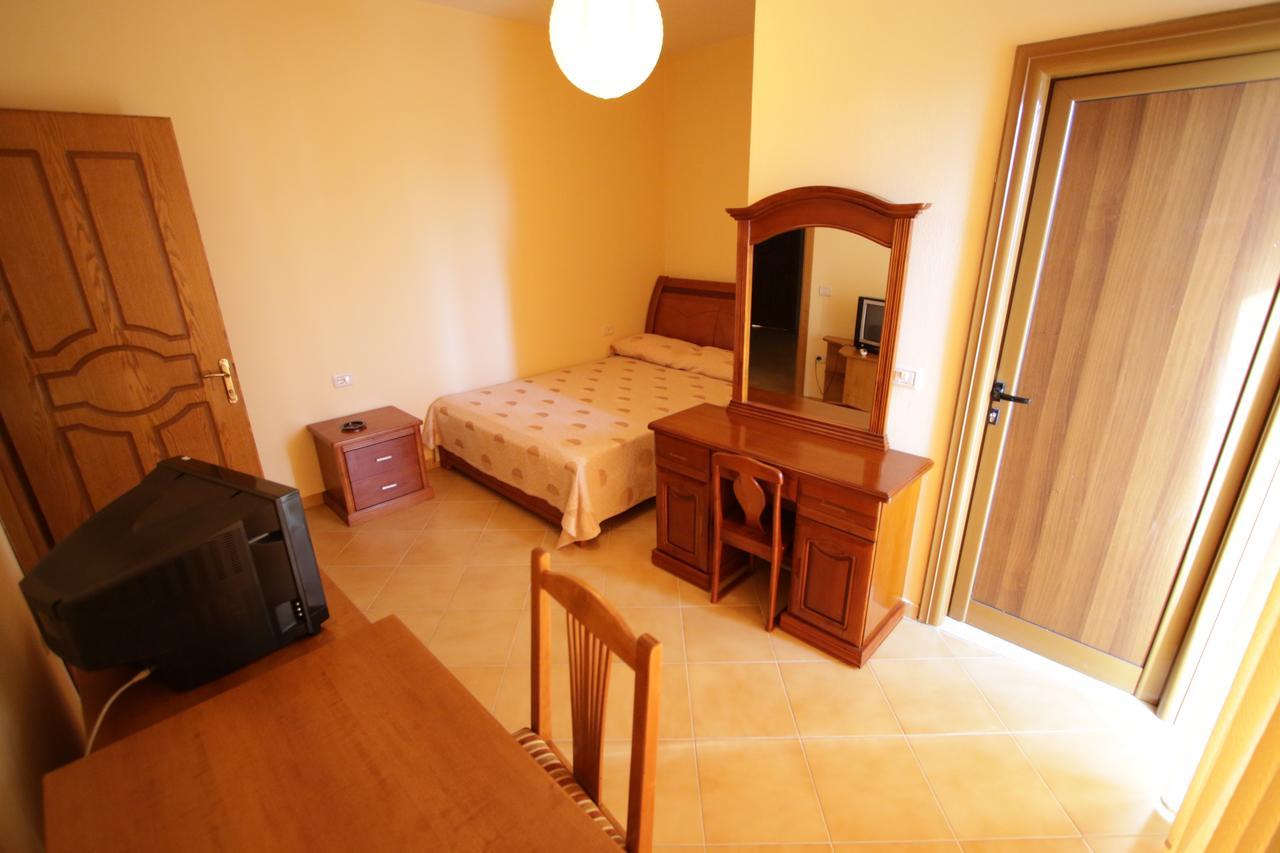Hotel Alen 2 Tirana Buitenkant foto